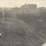 Ausrufung_der_Republik_Deutschösterreich_1918_Blick_auf_Franzensring-min